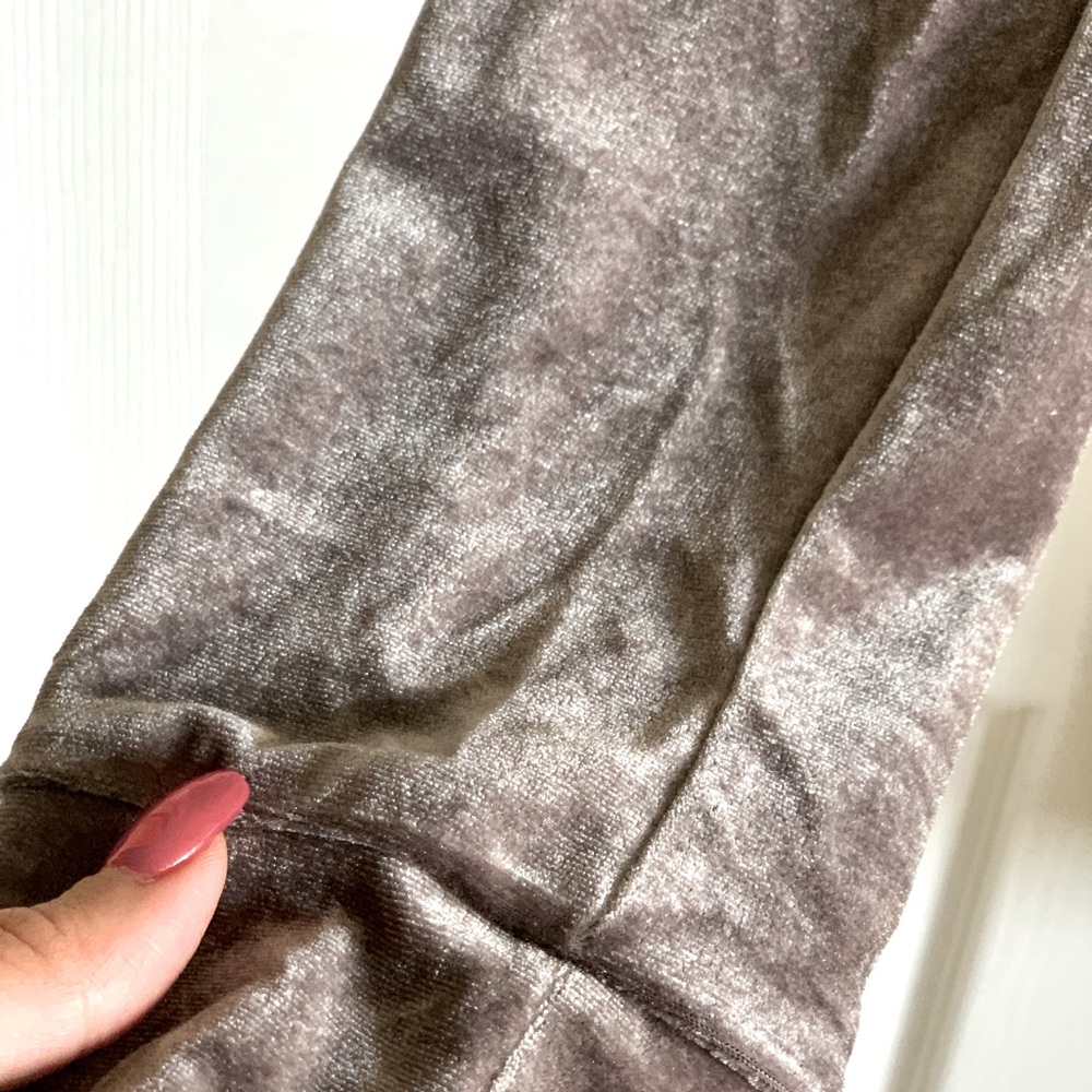 Velour Set - Picture 4 of 4